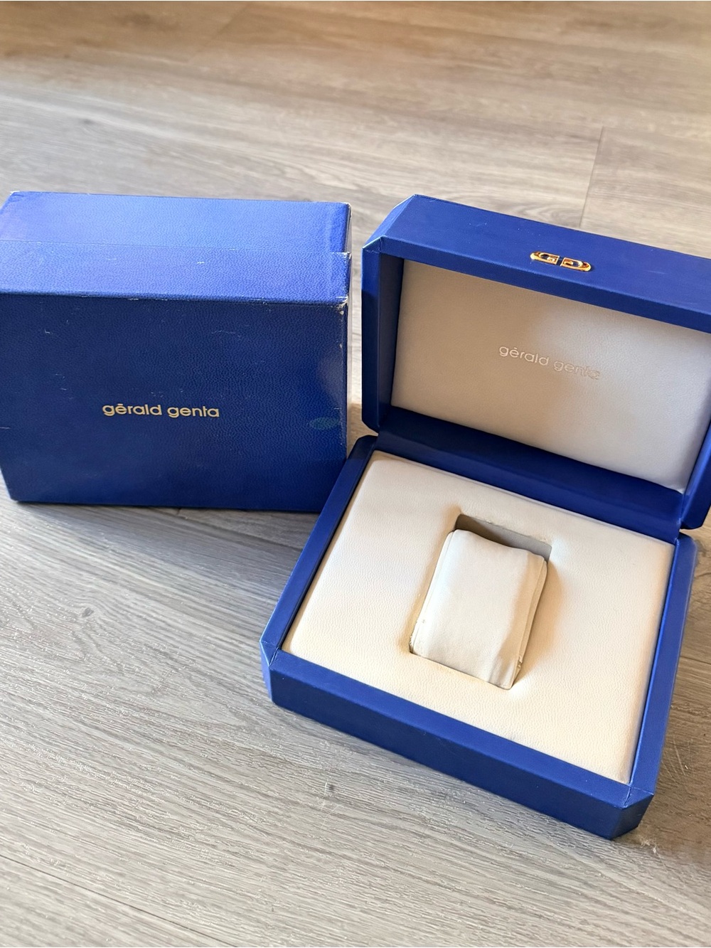 GĒRALD GENTA Blue/Cream Watch Box + Outer Box 7.60x6x3.60 inches